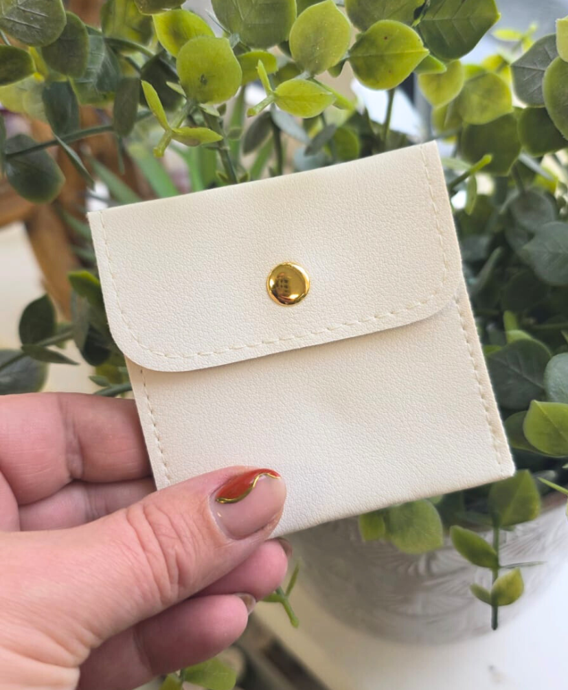 Ivory Leather Jewellery Pouch – 8x8cm Snap Closure Bag for Rings, Pendants & Necklaces