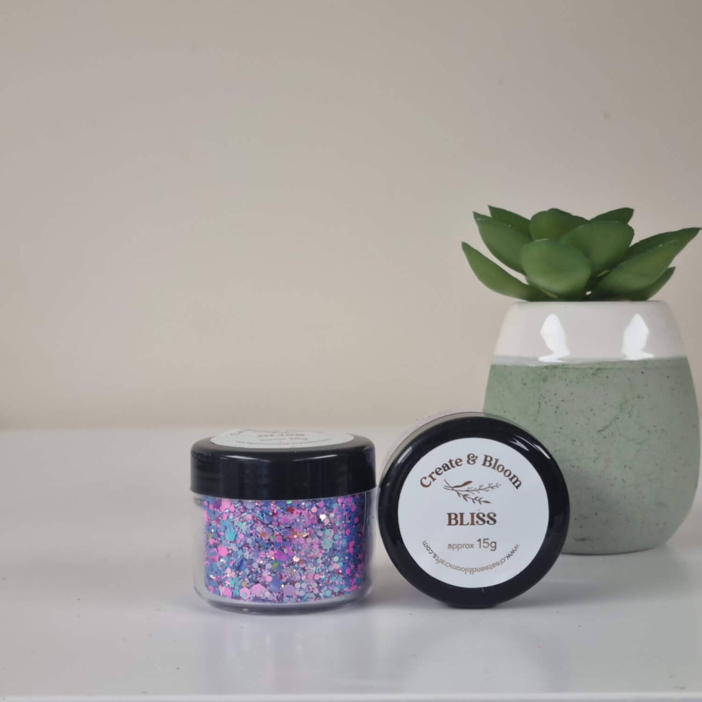 Ultra Holographic Bloom Glitter: Bliss