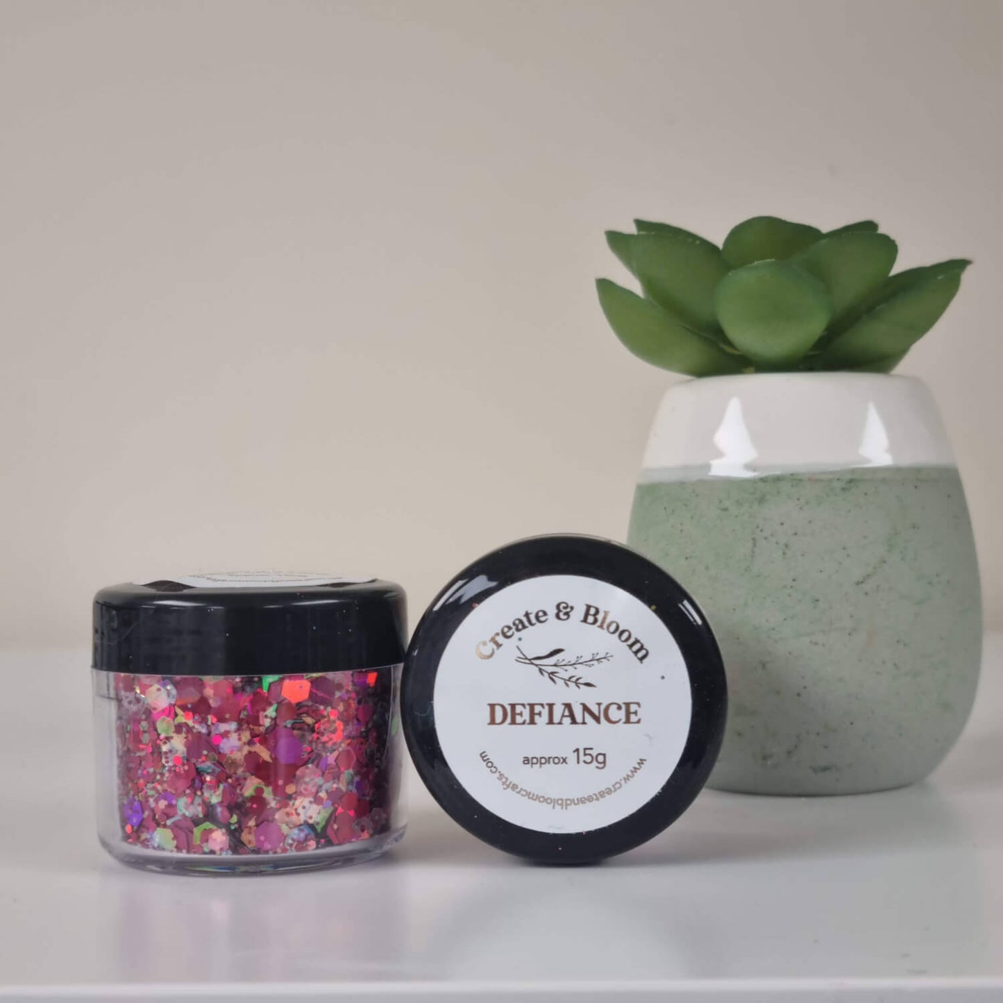 Ultra Holographic Bloom Glitter: Defiance