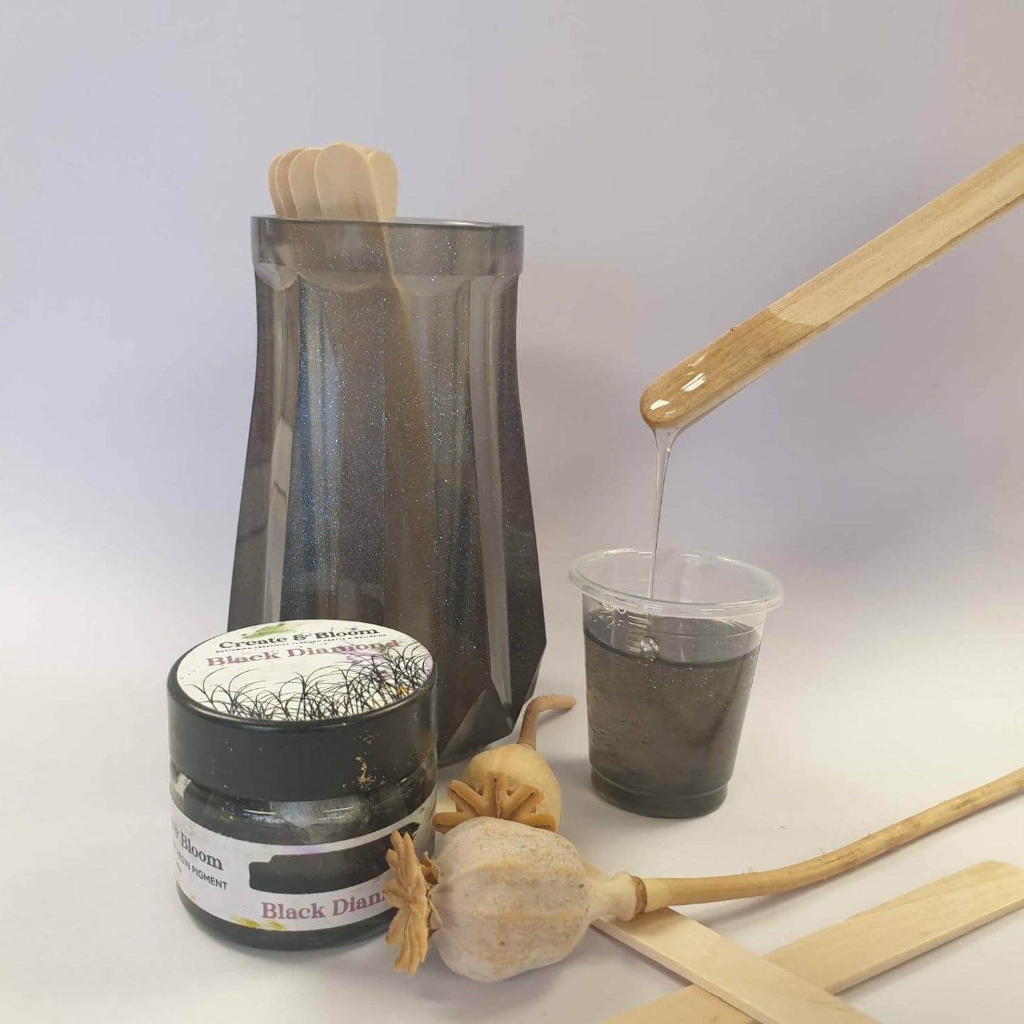 Transparent Resin Pigment: Black Diamond