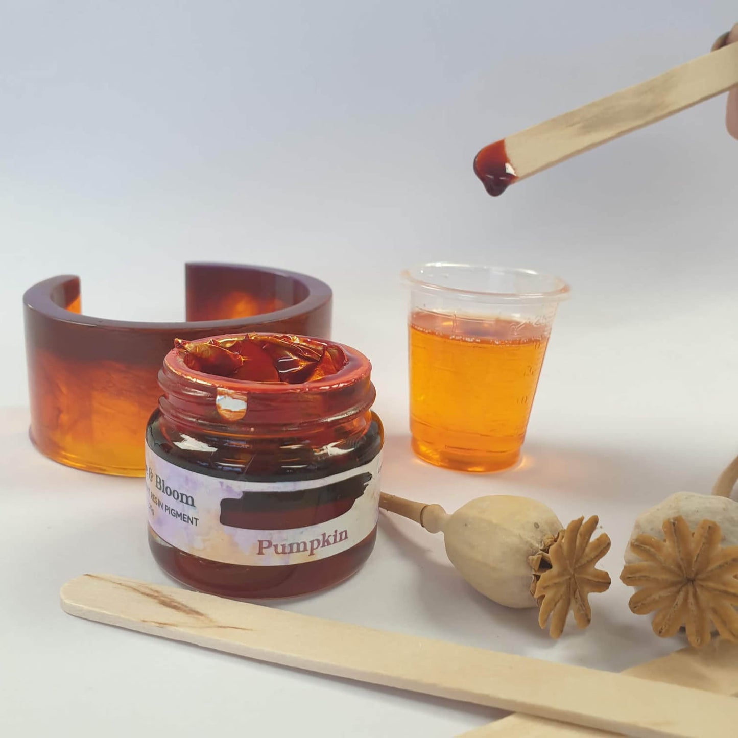 Amber tint for resin, orange transparent pigment dye