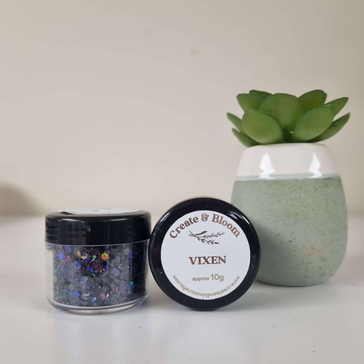 Ultra Holographic Bloom Glitter: Vixen