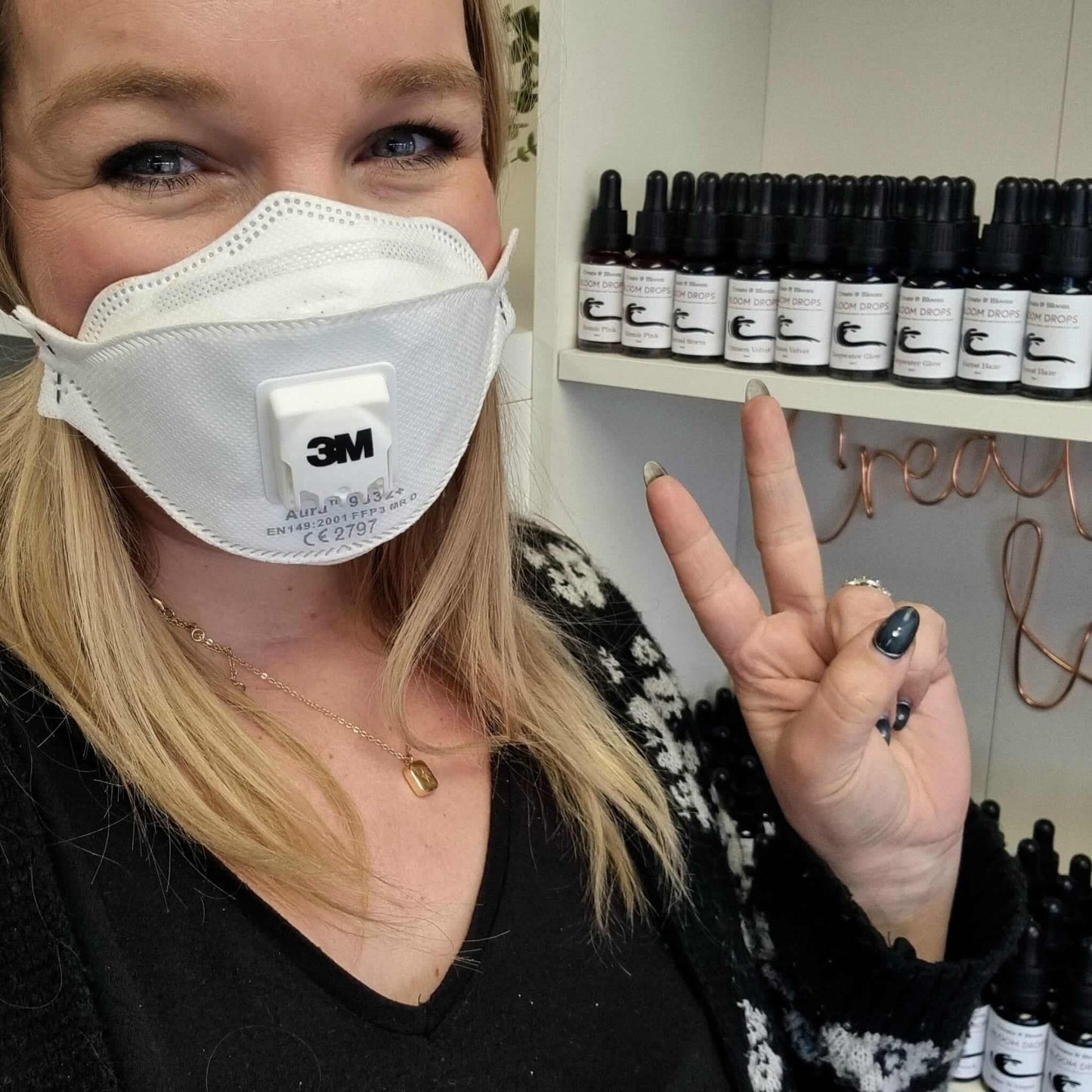 Disposable Respirator – Advanced Protection, Comfort, and Breathability for crafting!