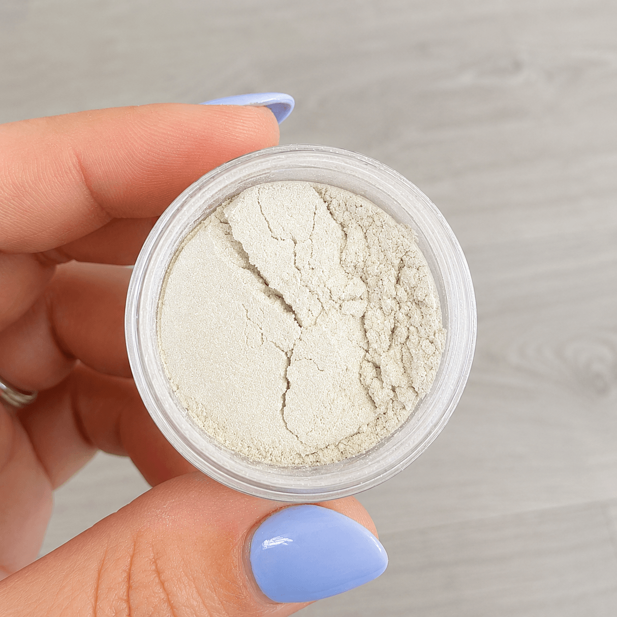 Shimmery White Mica Pigment Mica - Cleo