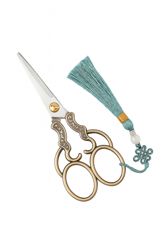 Vintage Craft Scissors – Elegant Precision for Floral & Resin Crafts!