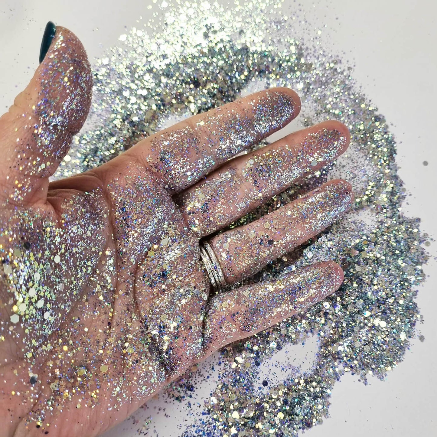 Twinkling Holographic Glitter: Blizzard