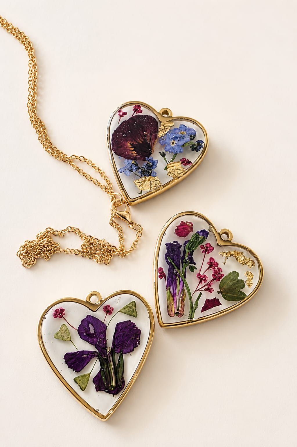 Gold heart-shaped open bezels Minimalist jewellery bezel ideal for resin crafts, UV resin pendants, shaker charms, and handmade jewellery making.