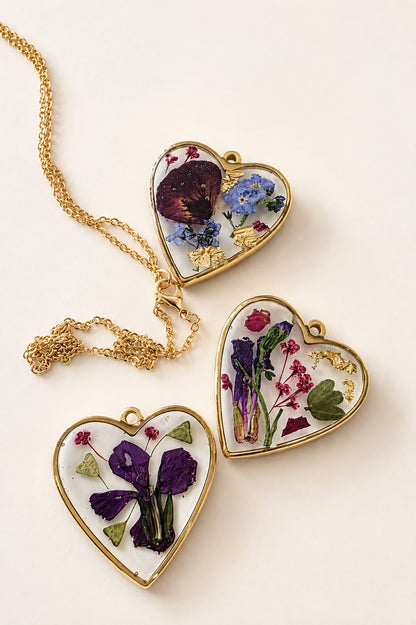 Gold heart-shaped open bezels Minimalist jewellery bezel ideal for resin crafts, UV resin pendants, shaker charms, and handmade jewellery making.