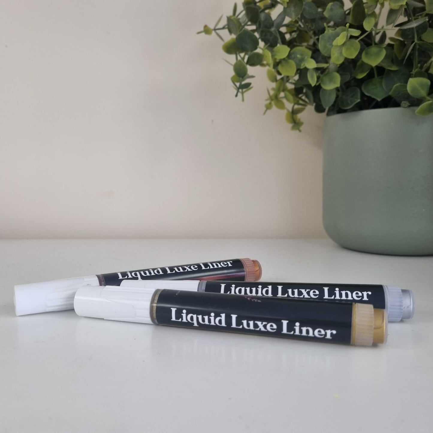 Liquid Luxe Liner: Oil Based Metallic Paint Pen!