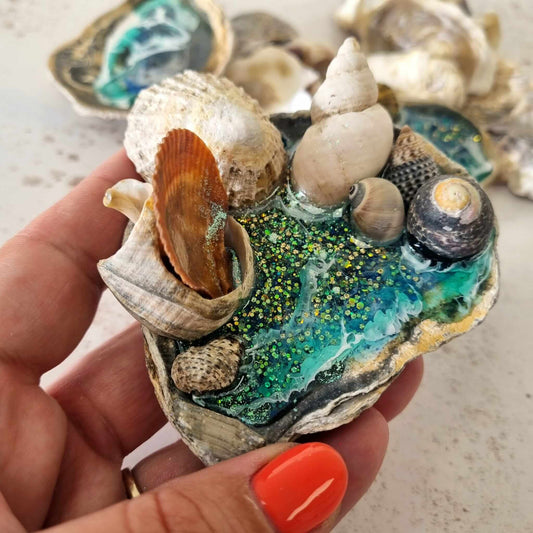 Zoom - Resin Rock Pool – Create Beach-Inspired Oyster Shells Ocean Textures Masterclass! Thurs Aug 28th 7pm-9pm