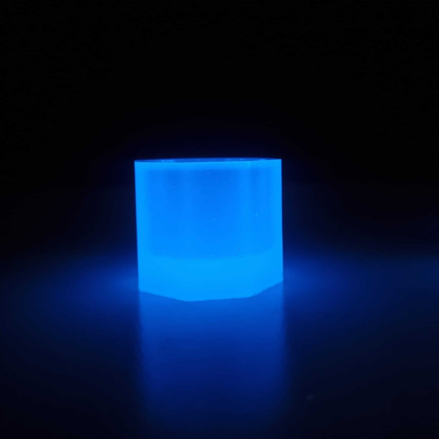 Sky Blue Chroma Charge Epoxy Tint – Glow in the Dark Pigment for Resin Crafts!