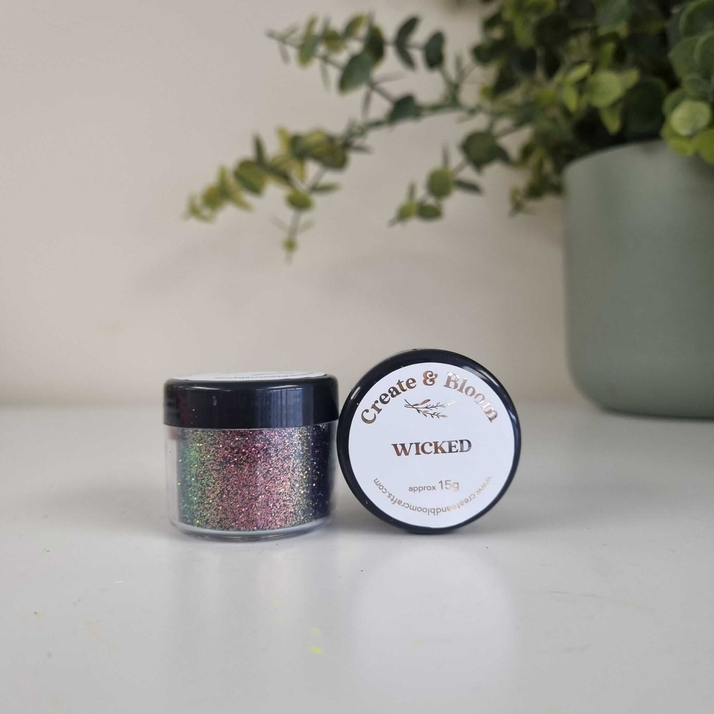 Twinkling Night Shadow Glitter Dust: Wicked!