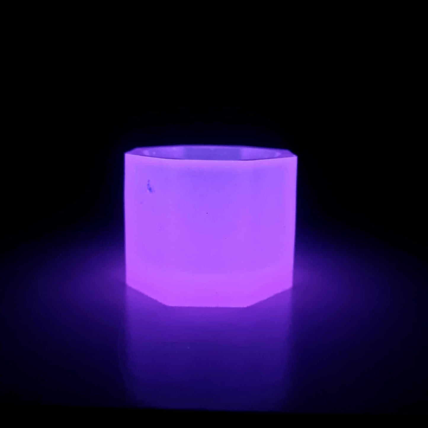 Rose Chroma Charge Epoxy Tint – Glow in the Dark Pigment for Resin Crafts!