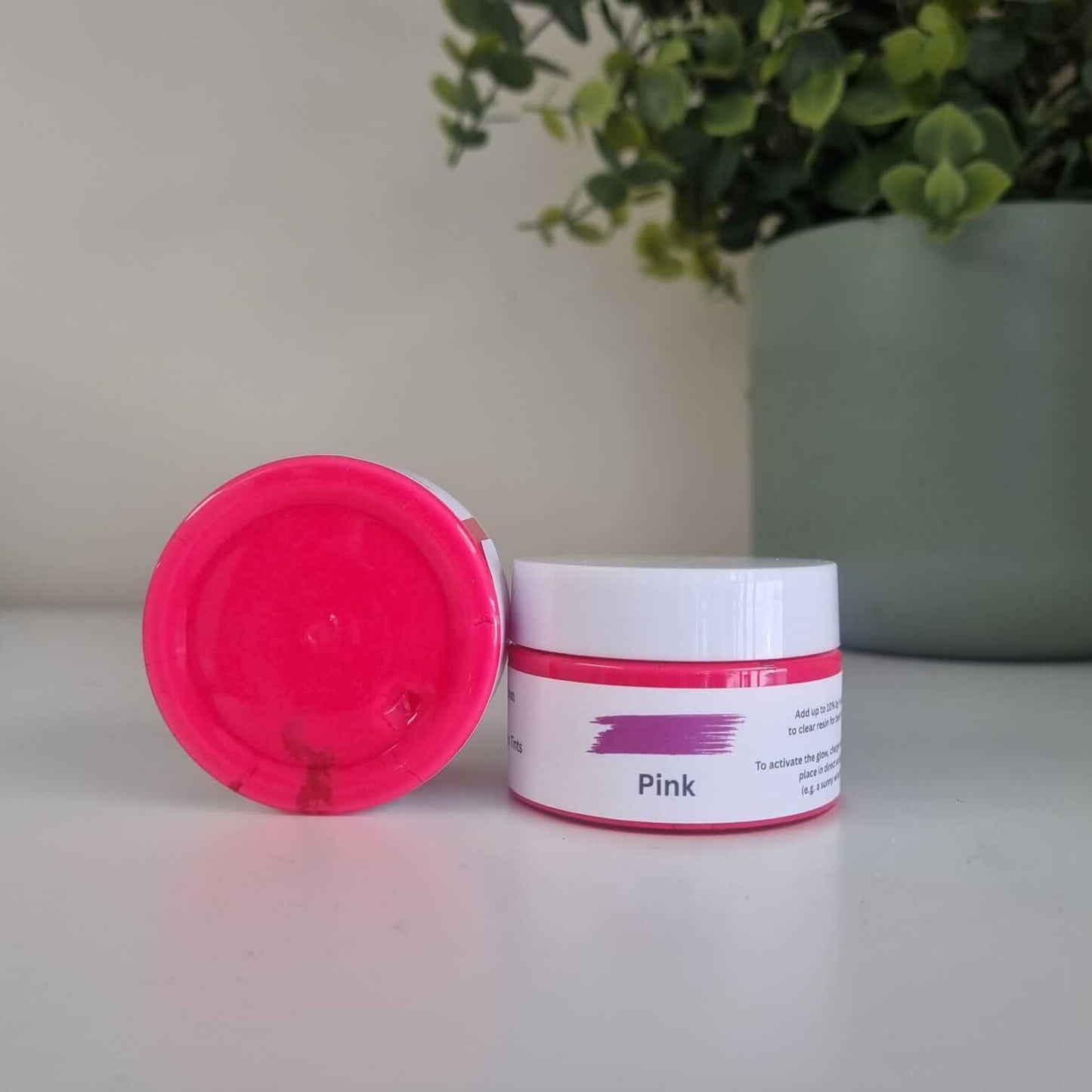 Pink Chroma Charge Epoxy Tint – Glow in the Dark Pigment for Resin Crafts!