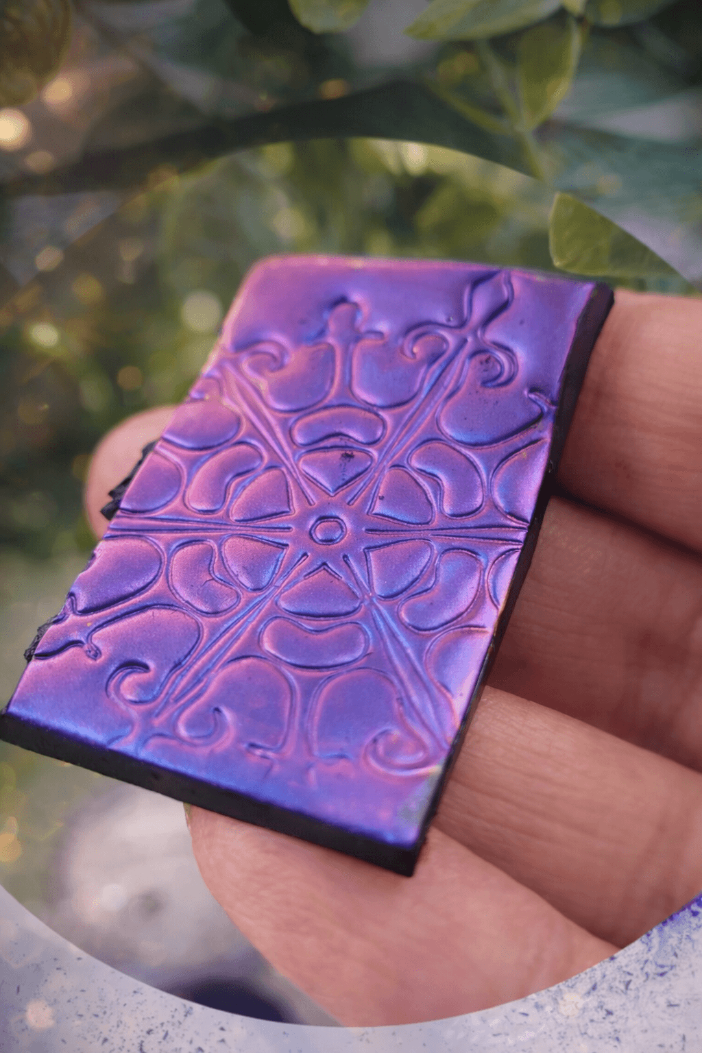 violet chameleon pigment