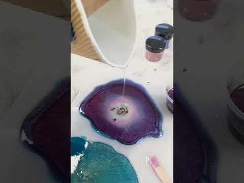 Supreme Chameleon pigment, Rich Purple, resin pouring coasters. 