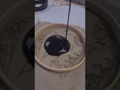 Eco Pour being poured over clay nature impressions

Eco Pour casting with botanical impressions

Pouring Eco Pour into a wooden casting hoop

Eco Pour over pressed leaf impressions

Nature impression Eco Pour wall art

Botanical casting with Eco Pour

Eco Pour poured onto textured clay

Leaf impression casting with Eco Pour

Flower impression Eco Pour casting

Wildflower impressions in Eco Pour

Botanical relief casting

Eco Pour nature cast

Clay impression casting

Pressed botanical clay impressions

Natu